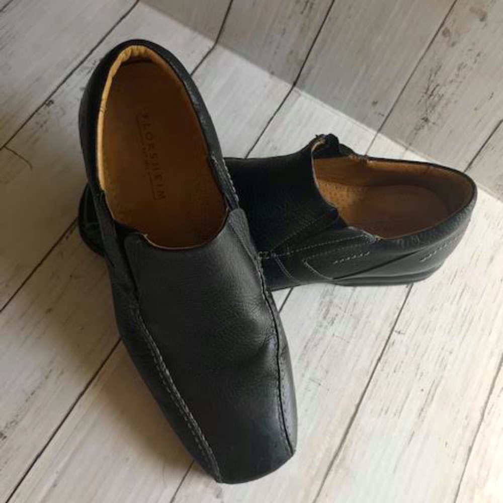 FLORSHEIM BLACK LEATHER SLIPPERS SZ. 10.5